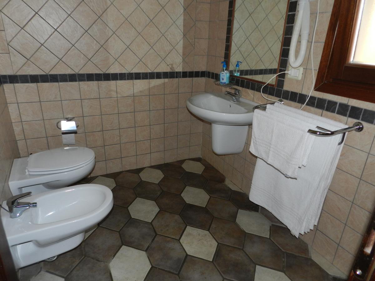 Hotel Minnia Budoni Luaran gambar