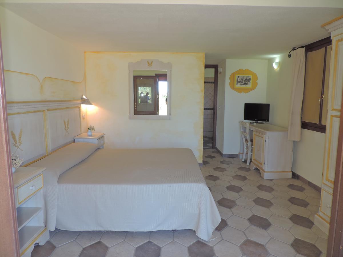 Hotel Minnia Budoni Luaran gambar