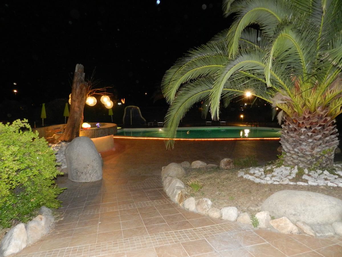 Hotel Minnia Budoni Luaran gambar