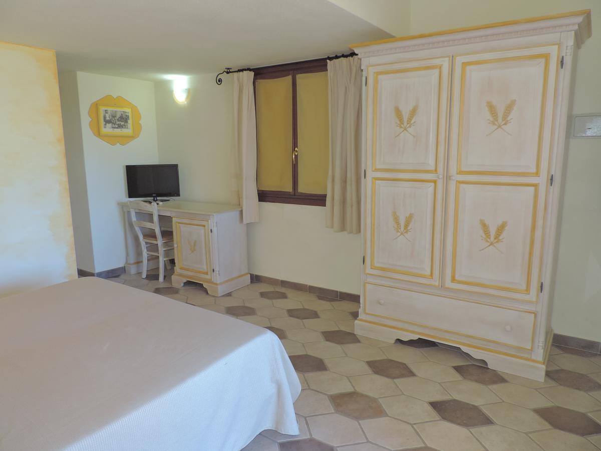 Hotel Minnia Budoni Luaran gambar