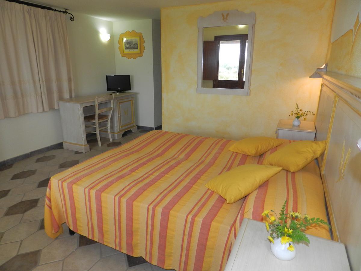 Hotel Minnia Budoni Luaran gambar