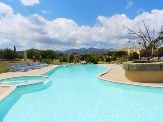 Hotel Minnia Budoni Luaran gambar