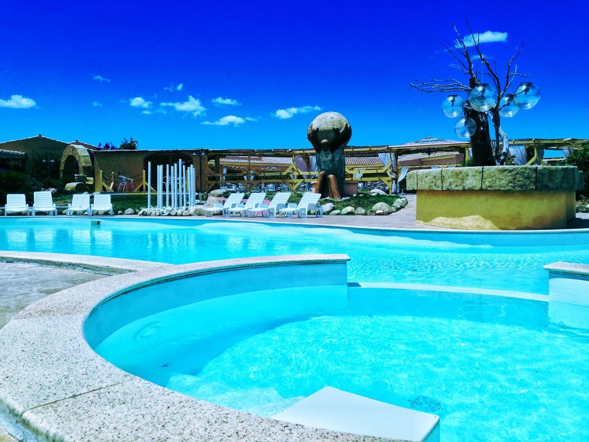 Hotel Minnia Budoni Luaran gambar